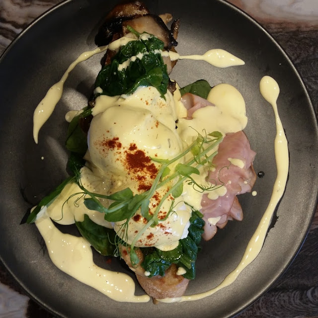 Benedict Crackling Pork Belly