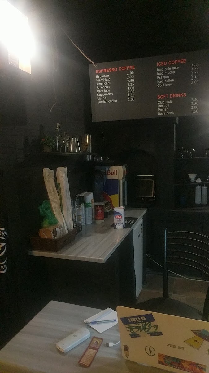 Tonnerre menu board