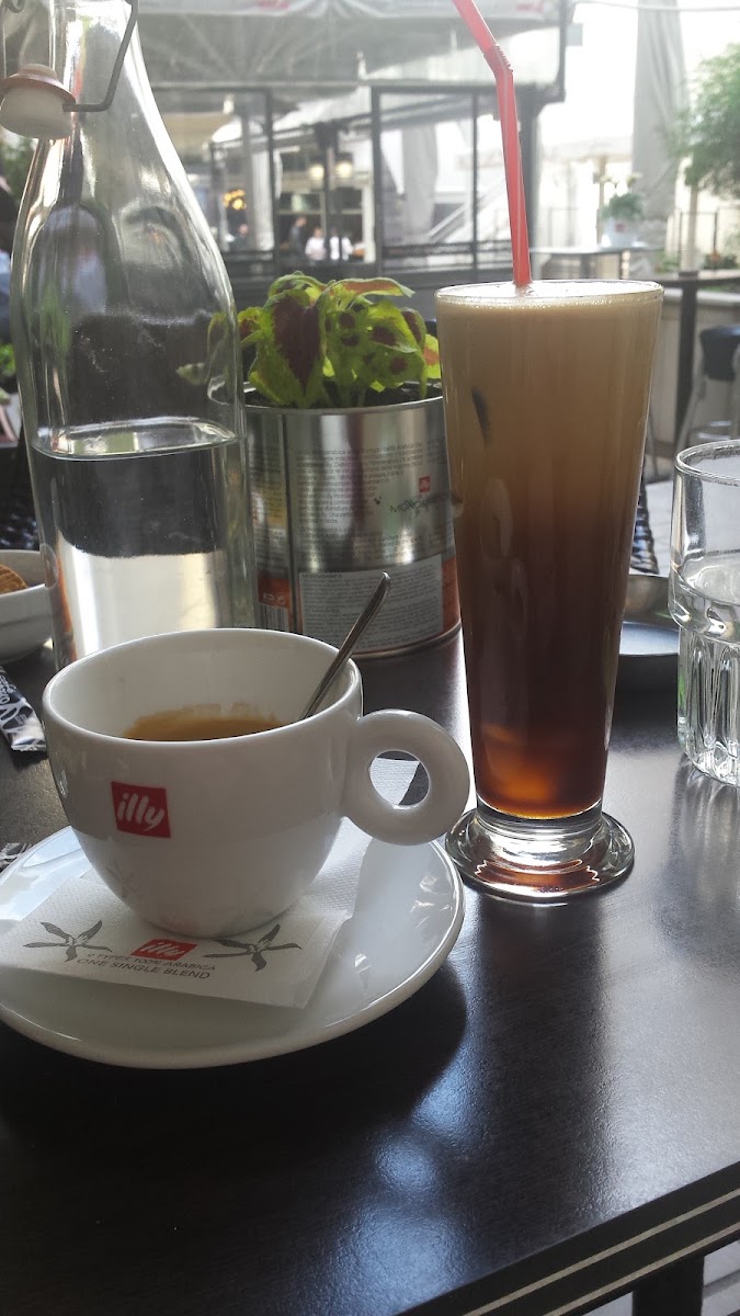 Emporiko Cafe