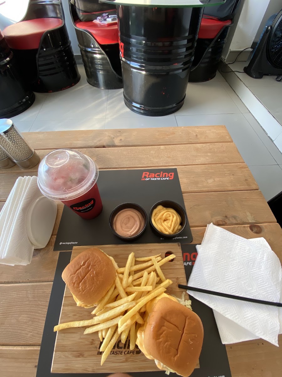 Racing Of Taste Café