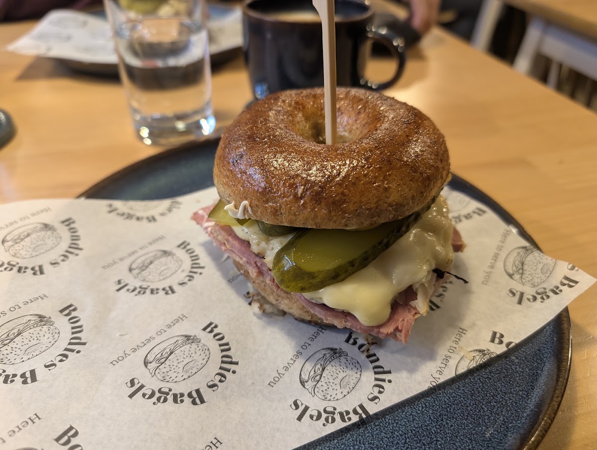 Bondies Bagels