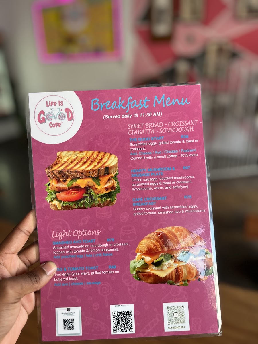Life is Good Cafe' menu board