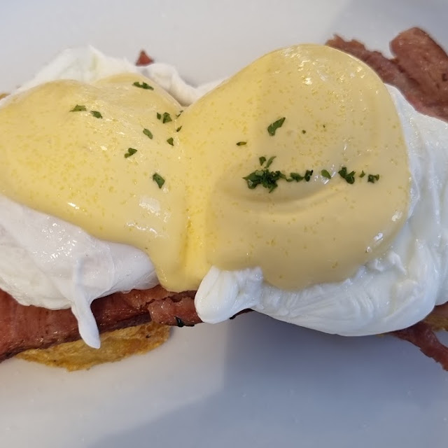Eggs Benedict