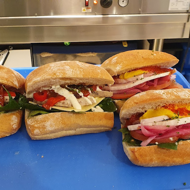 Ham Picked Onionsand R Cap Chilli Mayo
