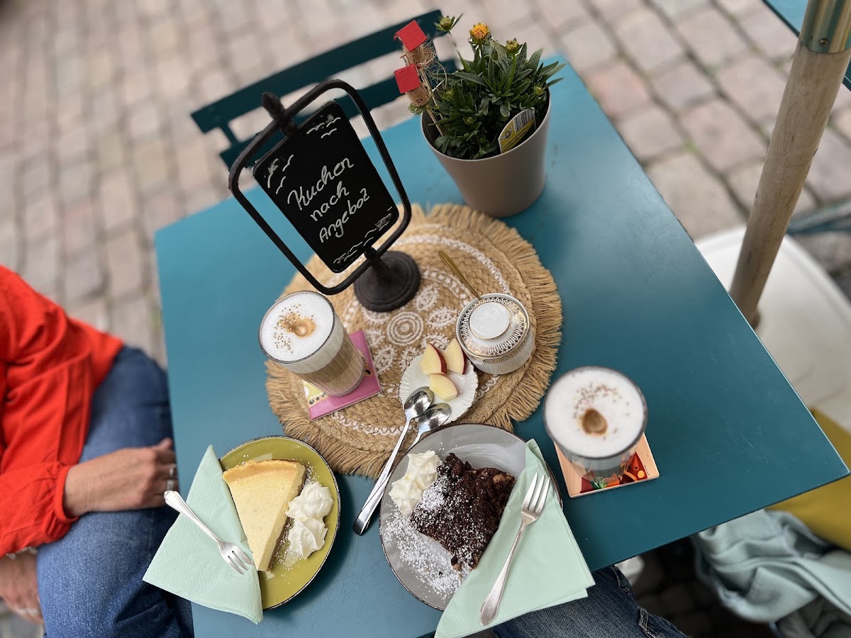 FabelFrau Schmuck Café