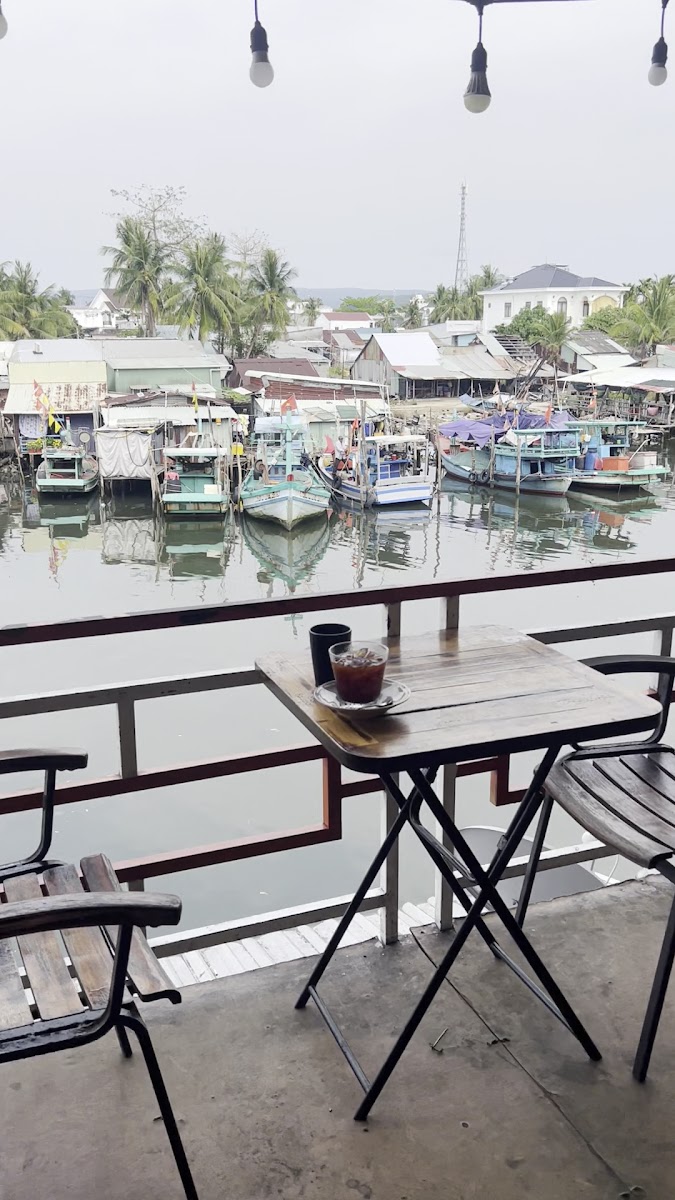 Cung Cafe.