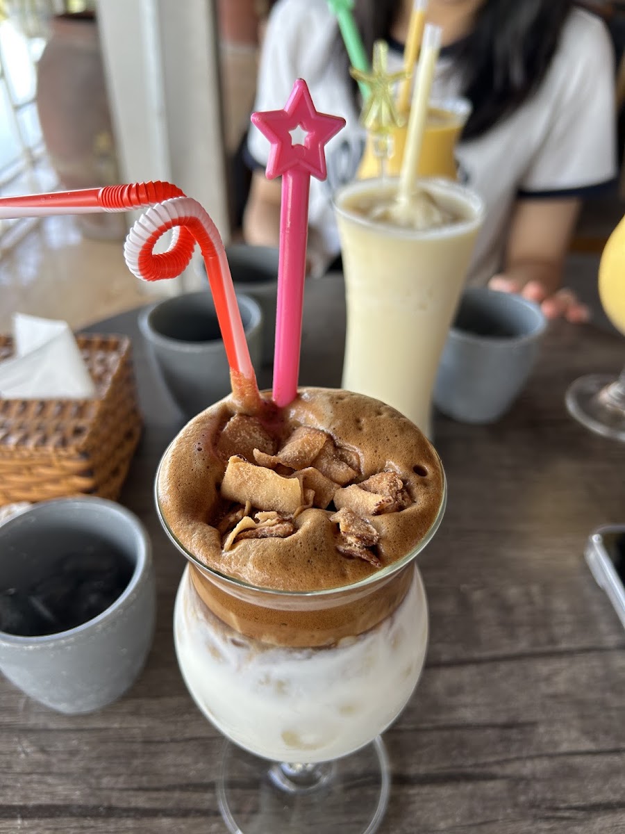 Cung Cafe.
