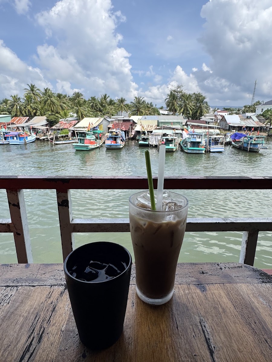 Cung Cafe.