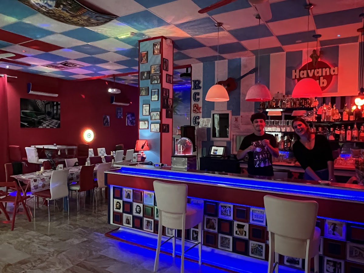 Relilax's Cuba Cafe' & lounge