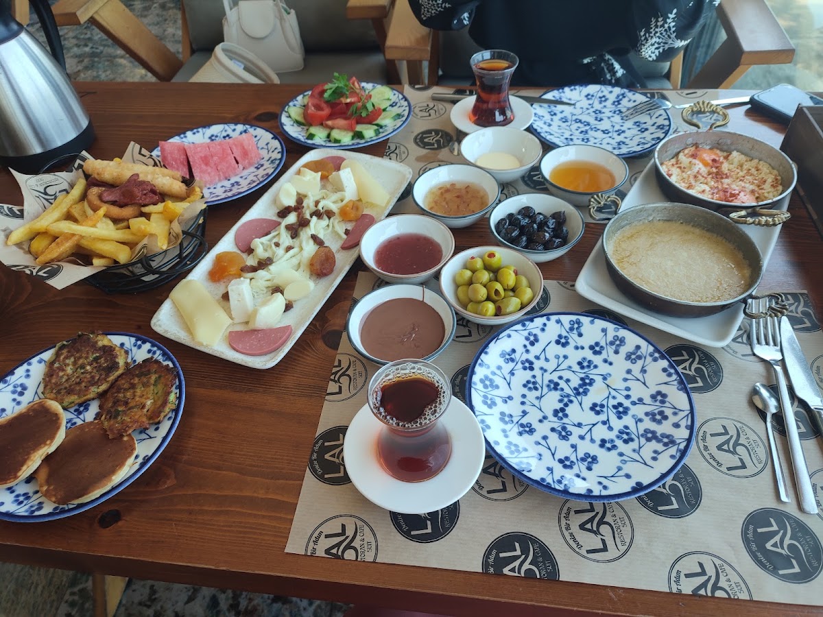 Lâl Cafe / Hookah