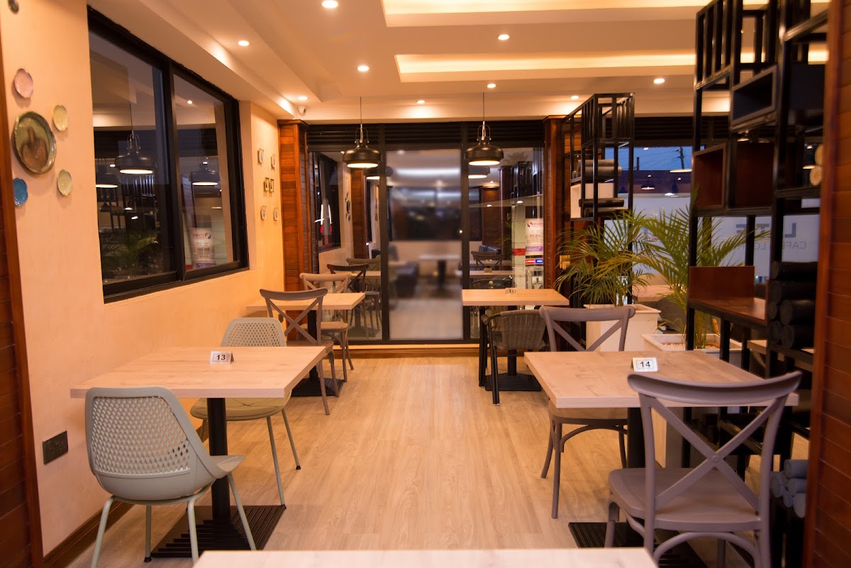 Sta Cafe & Lounge