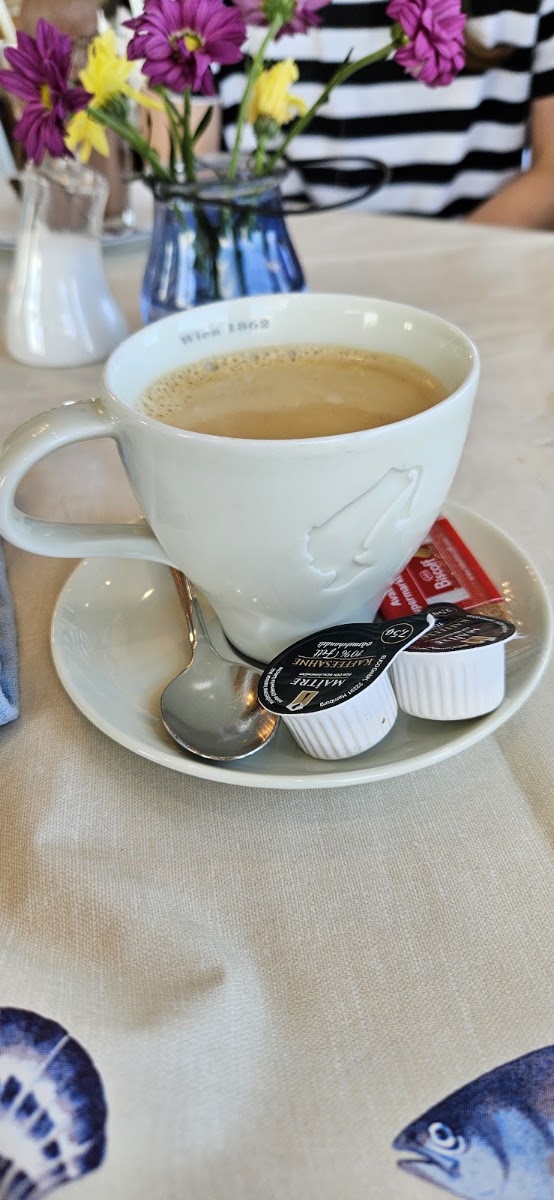 Cafe am Yachthafen