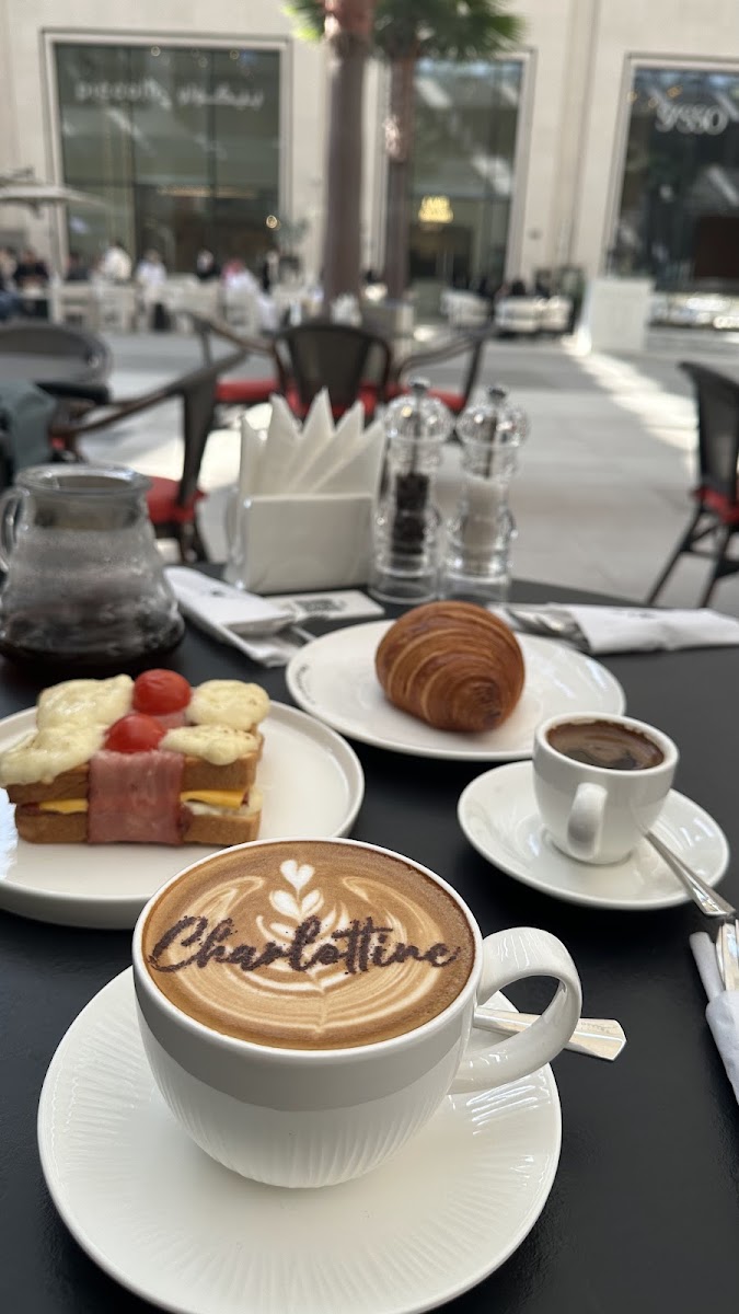 Charlottine Cafe