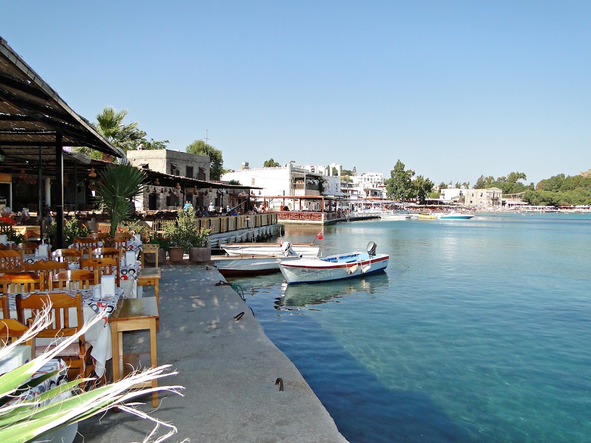 Akyarlar Harbor Village Café