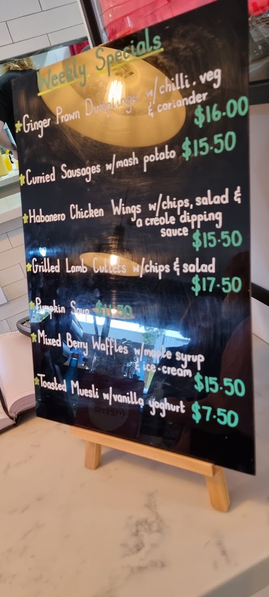 Woodys Cafe menu board
