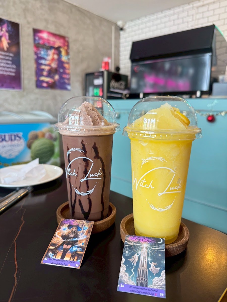 Witch Luck Cafe & Restaurant วชลคคาเฟ