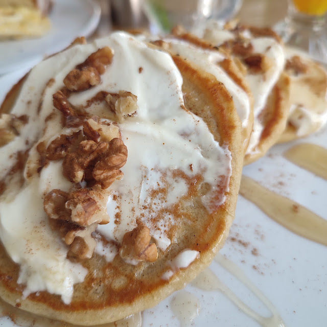 Pancakes Con Yogurt Miele E Noci