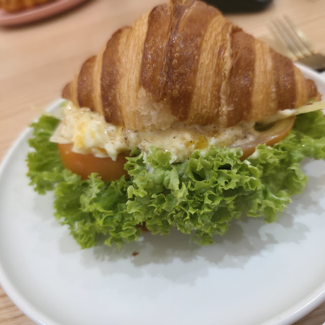 Croissant Sandwich with Lettuce