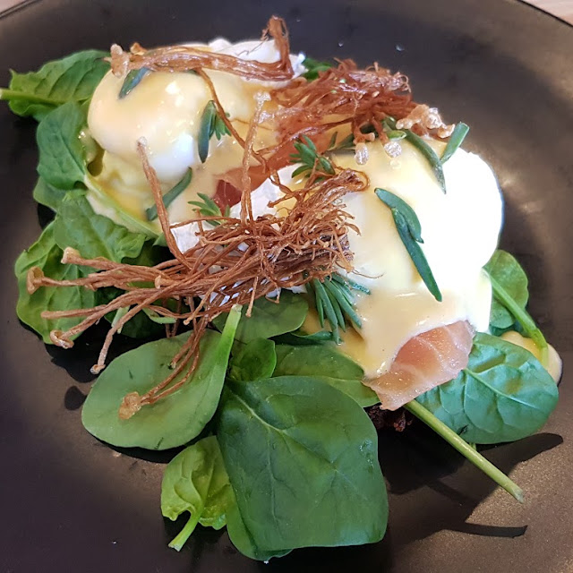 Eggs Benedict