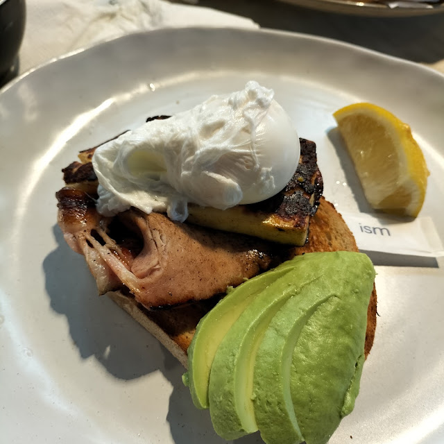 Bacond Halloumi Avo Toast