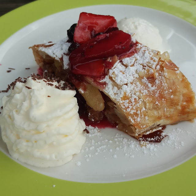 Apfel Strudel