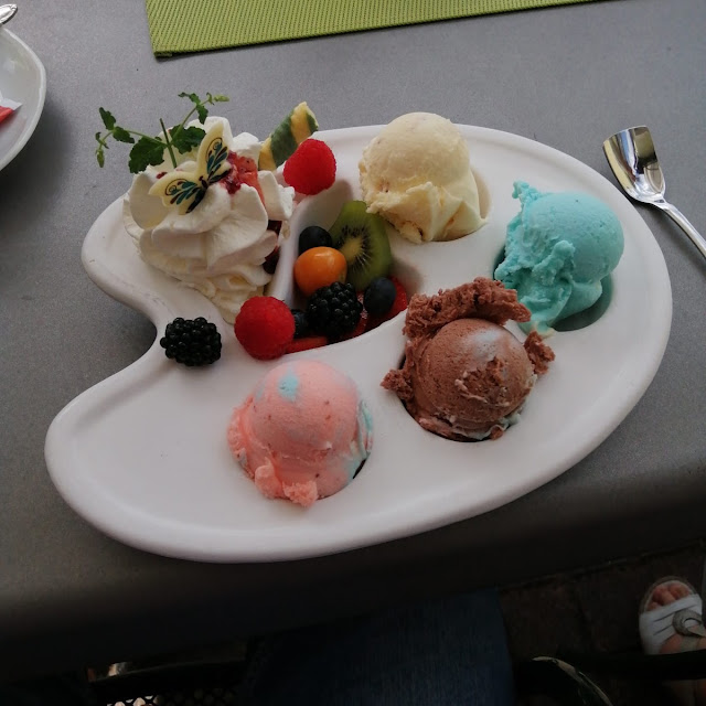 Eisbecher Sosaer Mädel
