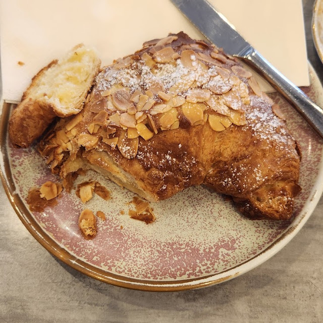 Almond Croissant