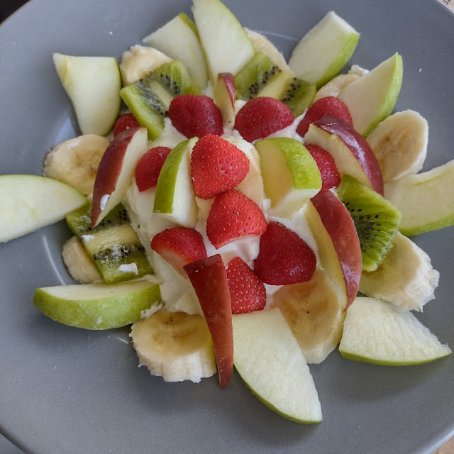 Fruit Salad with Yogurt and Honey