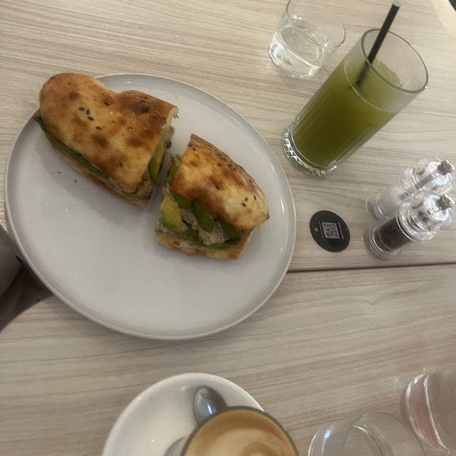 Chicken and Avo Sandwich