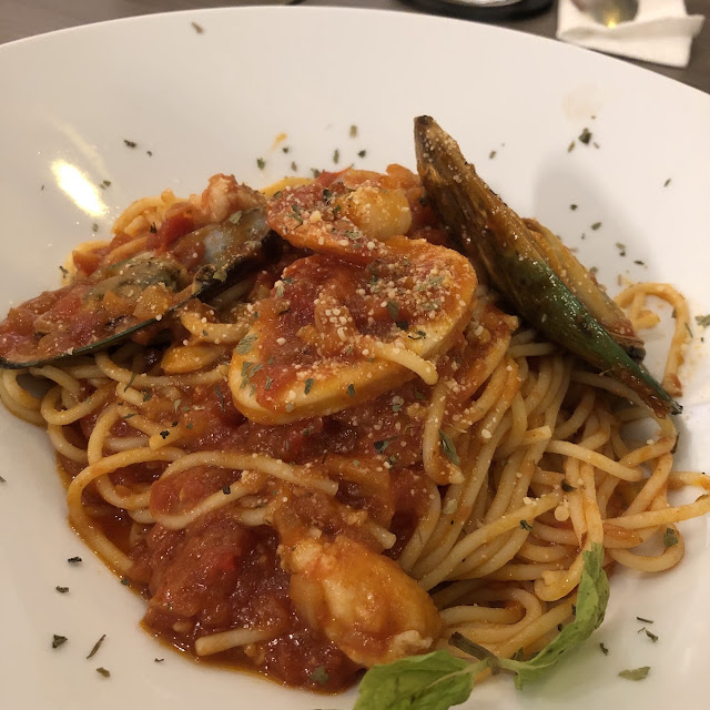 Spicy Tomato Seafood Spaghetti