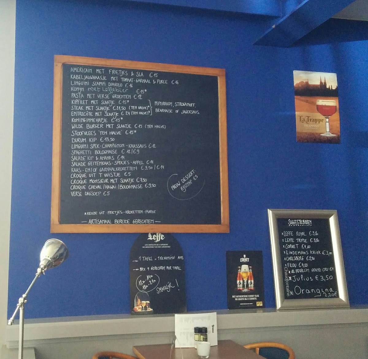 Eet-, en praatcafé De Wildeman menu board