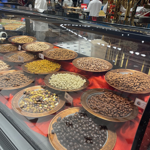 حلوى بنكهات متعددة