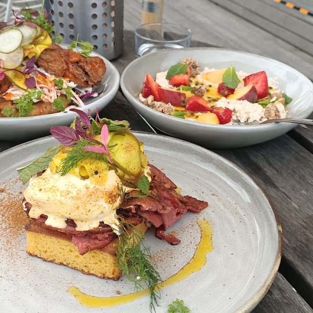 Eggs Benedict