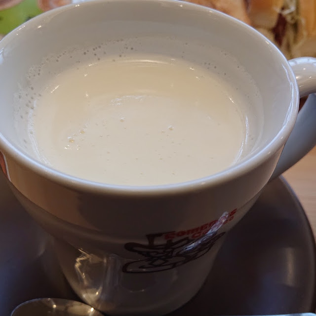 ホットミルク たっぷりサイズ