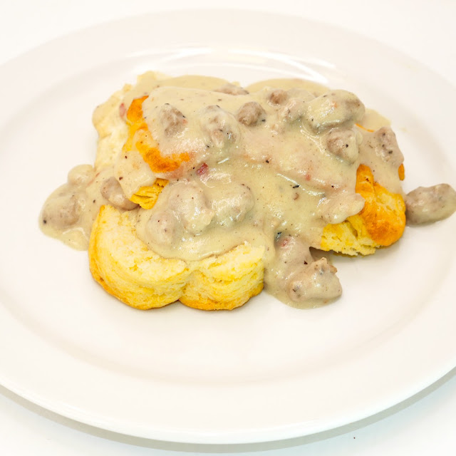 Biscuits & Gravy Large