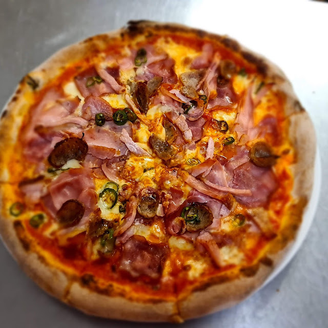 Pizza Prosciutto Funghi