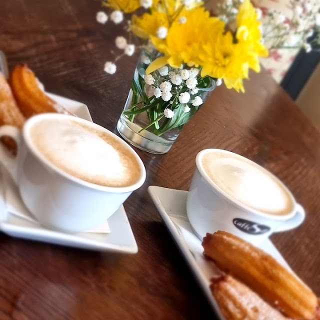 Churros Und Cappuccino