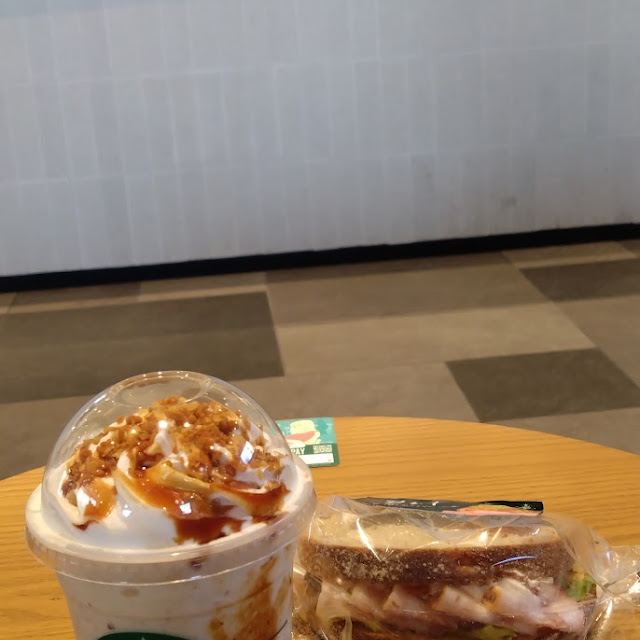 yakiimo caramelとblt石窯カンパーニュ