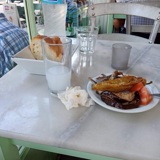 Ούζο Με Μεζέ