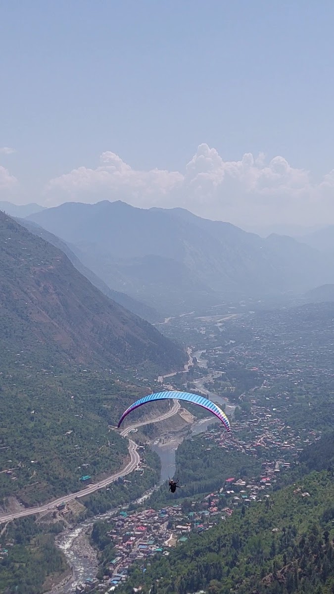 Cafe Momos On Hills