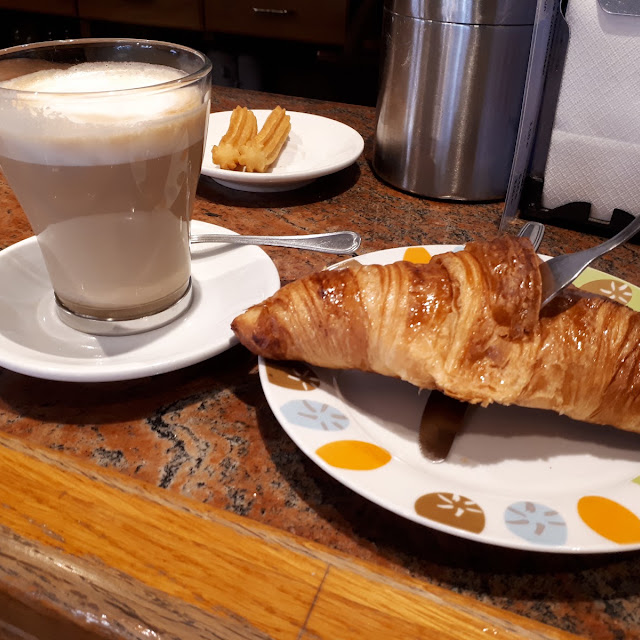 Café Y Croissant de Mantequilla