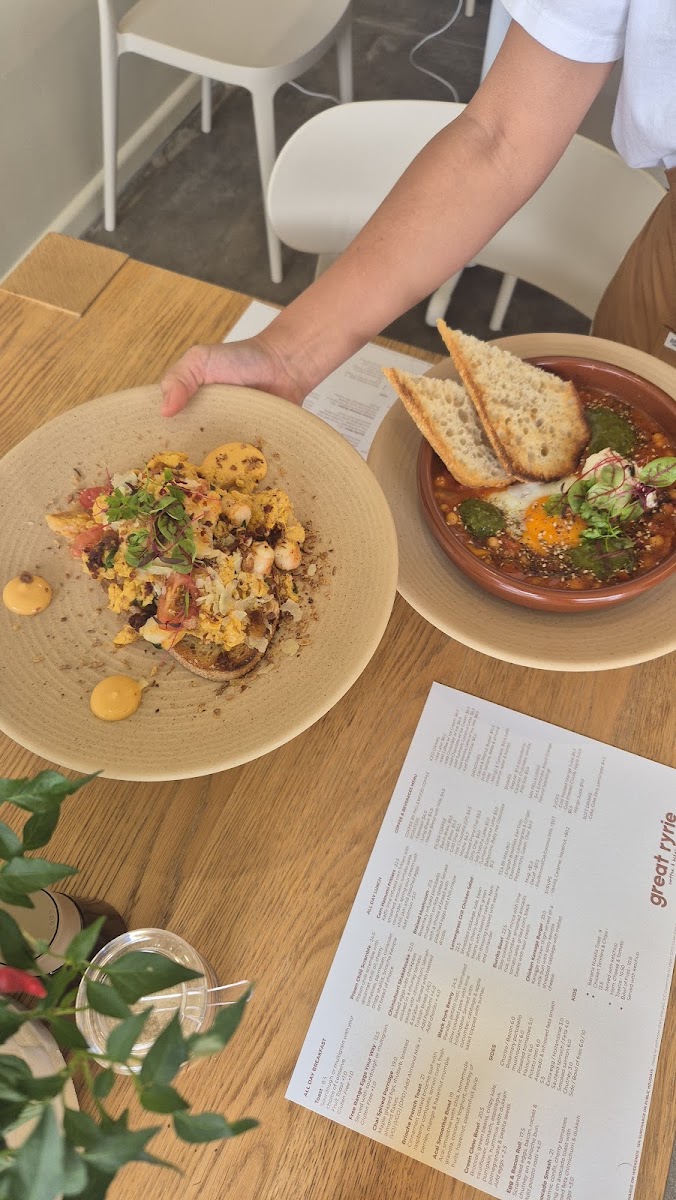 GREAT RYRIE coffee & bites menu board