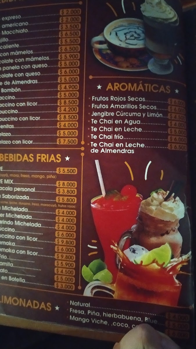 Momentos Mágicos Bar Cafetería menu board