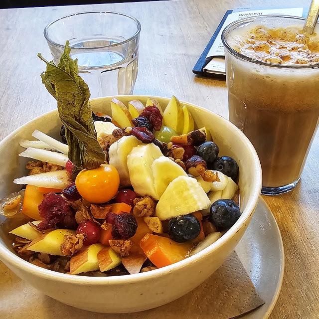 Bratapfel Bowl Und Pumpkin Spice Latte