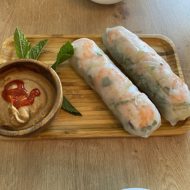 Fresh Spring Rolls with Dip