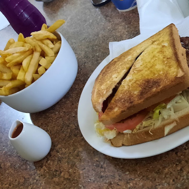 Grilled Steak with Salad Sandwich and Chips