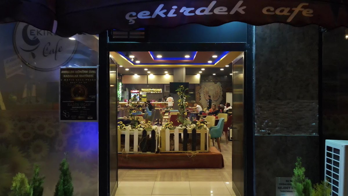 ÇEKİRDEK CAFE
