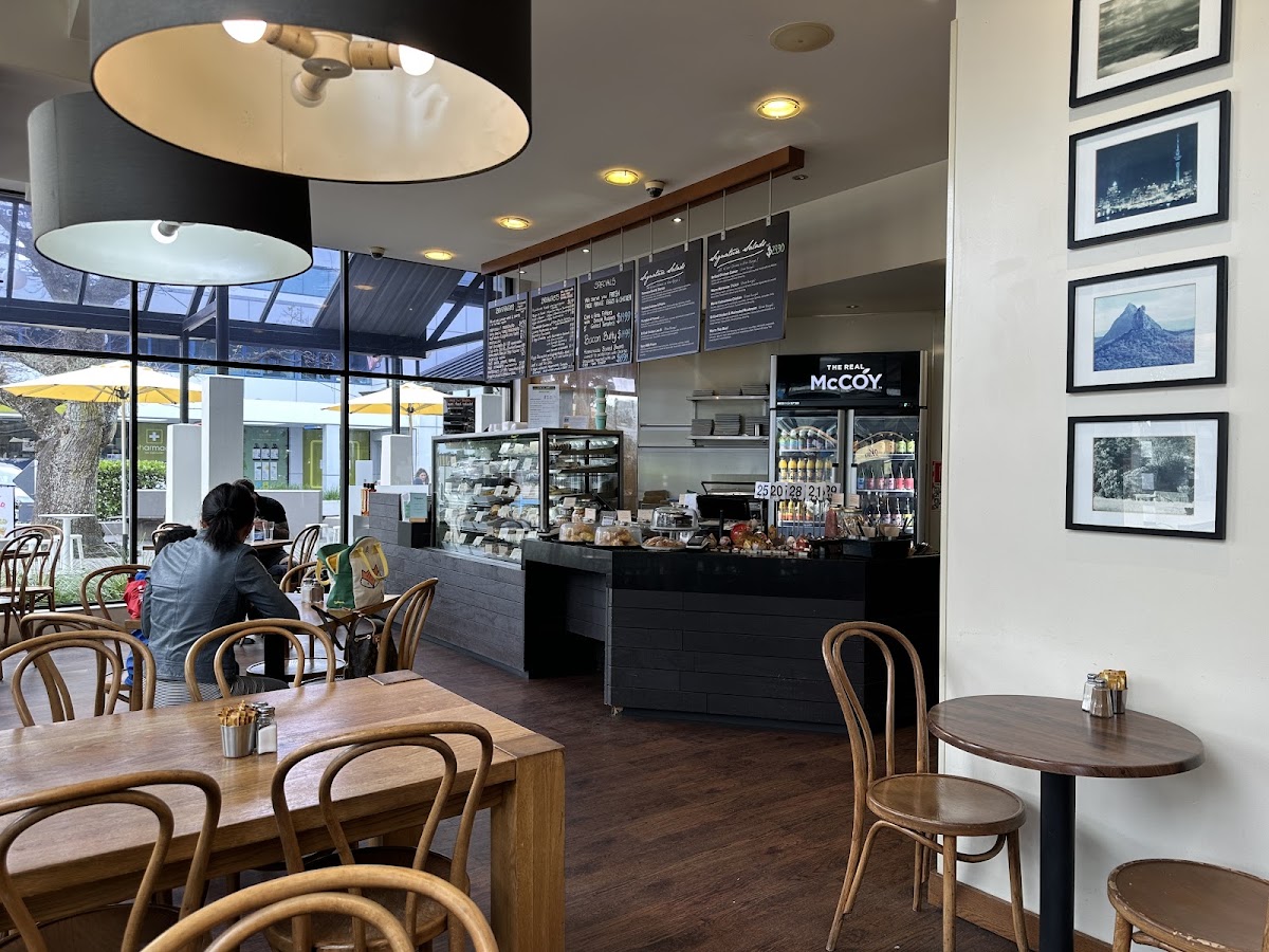 Leaf & Loaf Cafe & Salad Bar