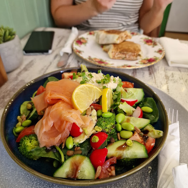 Salmon and Hummus Salad