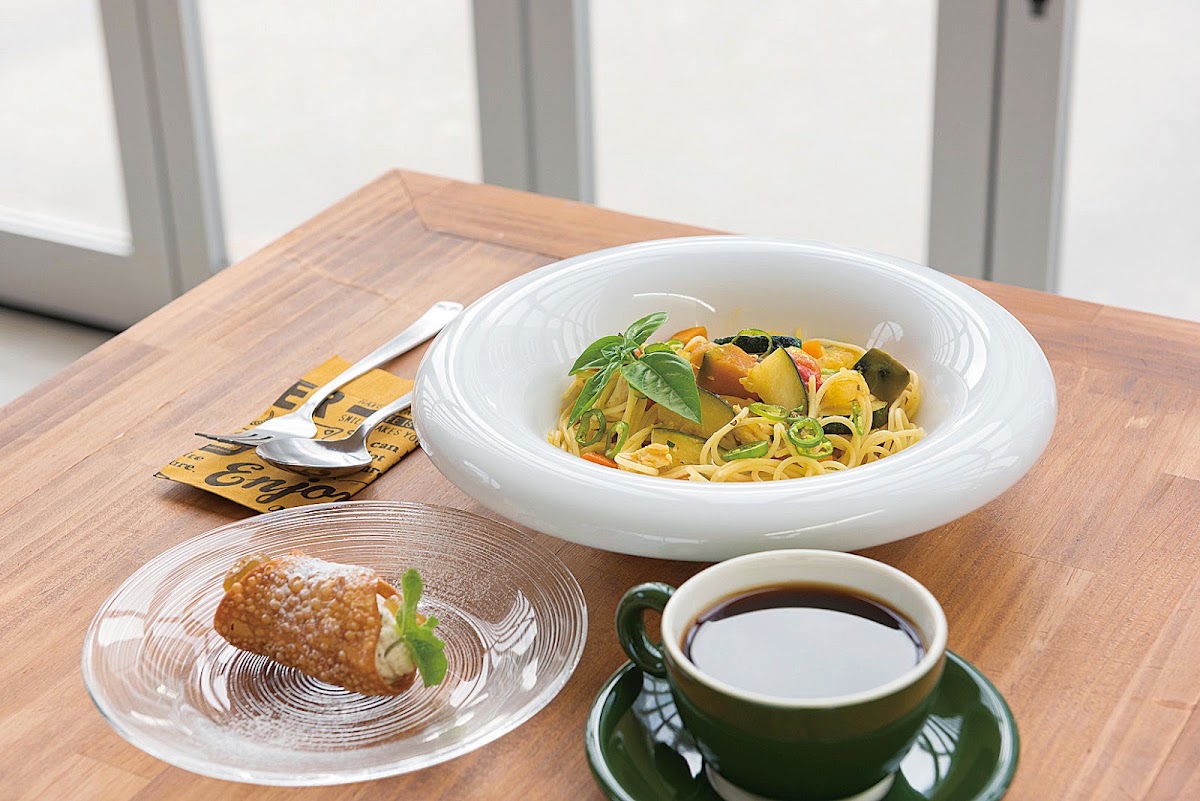 a CUBE CAFE